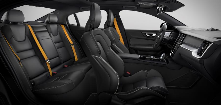 Интерьер Volvo S60 Polestar Engineered 2018 года  (WW) (фото 13 из 27)